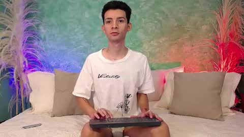 Juan Ferrer online show from February 2025 04:04:01 PM