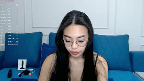 Kwan online show from December 2025 09:27:01 AM