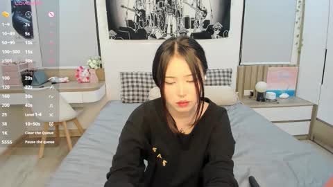 Yena and Gabby online show from March 2026 08:37:01 PM