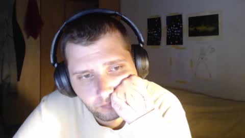 littlealien7 online show from November 2025 12:49:02 PM