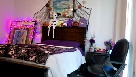 littledeathtrap online show from September 2025 08:24:02 PM