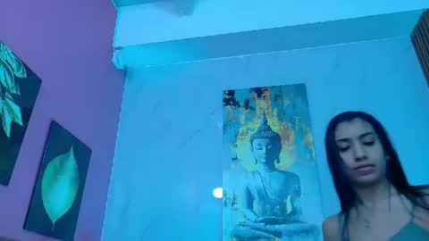 Snapshot of littlee_emilyy_ chatting on July 2026 01:02:01 PM Emily online show from July 2026 01:02:01 PM