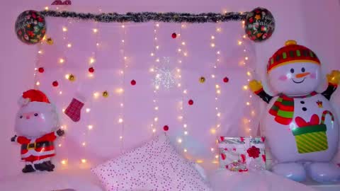 Snapshot of littlee_emma_ chatting on December 2024 09:16:02 AM littlee_emma_ online show from December 2024 09:16:02 AM