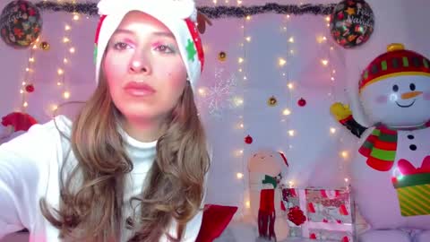 Snapshot of littlee_emma_ chatting on December 2024 03:03:02 AM littlee_emma_ online show from December 2024 03:03:02 AM