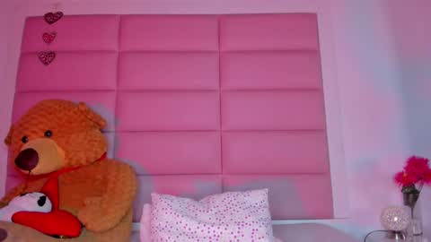 Snapshot of littlee_emma_ chatting on February 2025 06:26:02 AM littlee_emma_ online show from February 2025 06:26:02 AM