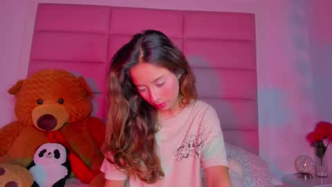 Snapshot of littlee_emma_ chatting on February 2025 03:06:02 AM littlee_emma_ online show from February 2025 03:06:02 AM