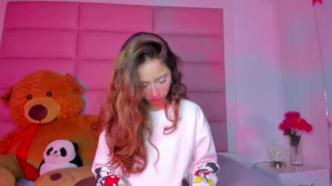 Snapshot of littlee_emma_ chatting on February 2025 03:14:02 AM littlee_emma_ online show from February 2025 03:14:02 AM