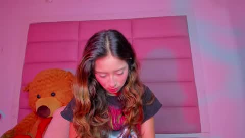 Snapshot of littlee_emma_ chatting on March 2025 03:08:02 AM littlee_emma_ online show from March 2025 03:08:02 AM