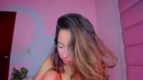 Snapshot of littlee_emma_ chatting on September 2025 03:06:01 AM littlee_emma_ online show from September 2025 03:06:01 AM