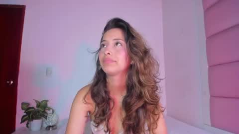Snapshot of littlee_emma_ chatting on September 2025 06:48:02 AM littlee_emma_ online show from September 2025 06:48:02 AM
