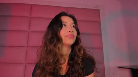 littlee_emma_ online show from November 2025 11:54:02 PM