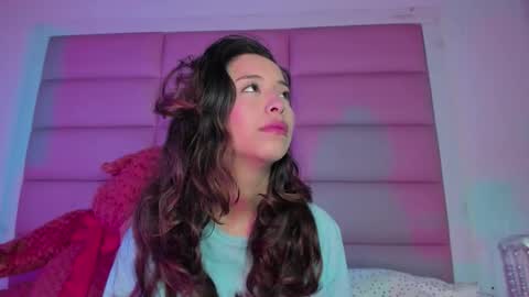 littlee_emma_ online show from December 2025 03:25:02 AM