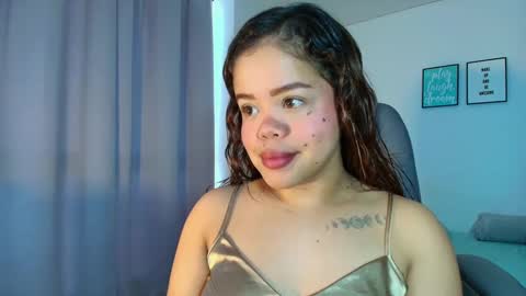 Snapshot of littlee_sophiee chatting on December 2024 01:30:02 PM Sophie online show from December 2024 01:30:02 PM