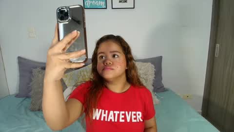 Snapshot of littlee_sophiee chatting on September 2025 03:56:02 PM Sophie online show from September 2025 03:56:02 PM
