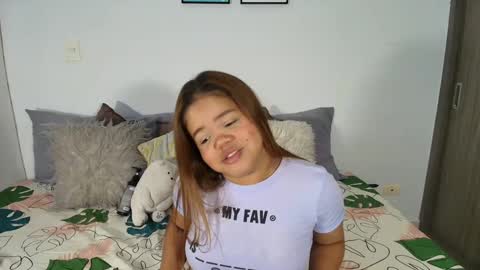 Snapshot of littlee_sophiee chatting on September 2025 06:09:02 PM Sophie online show from September 2025 06:09:02 PM