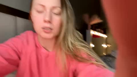 Snapshot of littleemommaa23 chatting on January 2025 03:10:01 PM LittleMomma online show from January 2025 03:10:01 PM