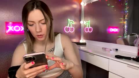Snapshot of littleemommaa23 chatting on February 2025 04:10:02 PM LittleMomma online show from February 2025 04:10:02 PM