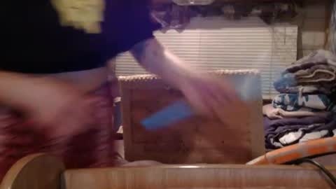 littleleo96 online show from November 2025 06:58:01 AM