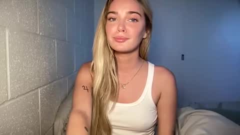 Snapshot of littlemaryjane19 chatting on February 2025 09:01:01 PM Marciabrady online show from February 2025 09:01:01 PM