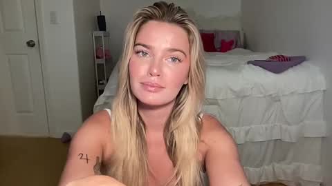 Snapshot of littlemaryjane19 chatting on September 2025 07:02:02 PM Marciabrady online show from September 2025 07:02:02 PM