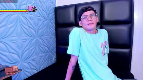 Snapshot of littlemax23 chatting on September 2025 11:55:01 AM MAX online show from September 2025 11:55:01 AM