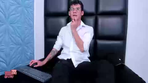 Snapshot of littlemax23 chatting on September 2025 02:20:01 PM MAX online show from September 2025 02:20:01 PM