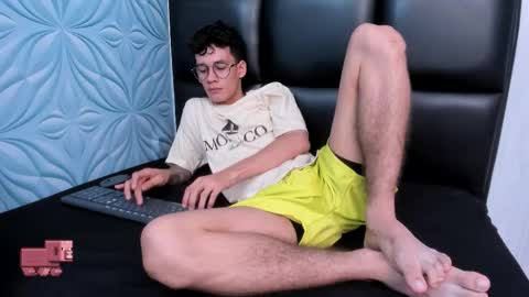 Snapshot of littlemax23 chatting on October 2025 12:58:01 PM MAX online show from October 2025 12:58:01 PM