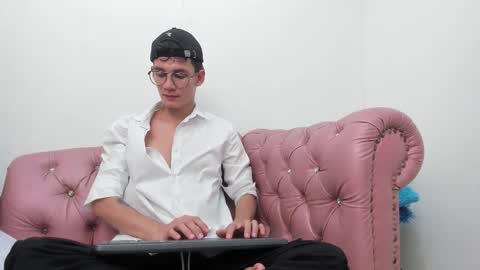 Snapshot of littlemax23 chatting on October 2025 05:51:02 AM MAX online show from October 2025 05:51:02 AM