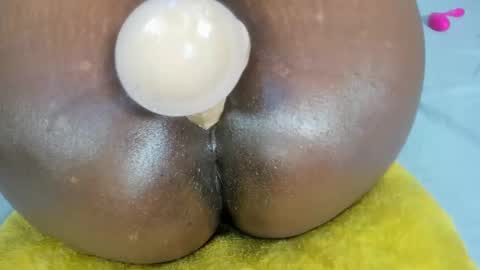 Snapshot of littlemissdirty1 chatting on October 2025 11:44:02 PM senga online show from October 2025 11:44:02 PM