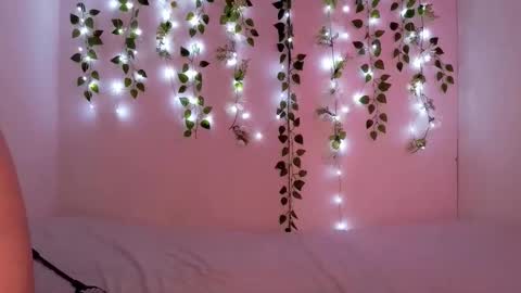 Moon online show from October 2025 02:23:02 AM