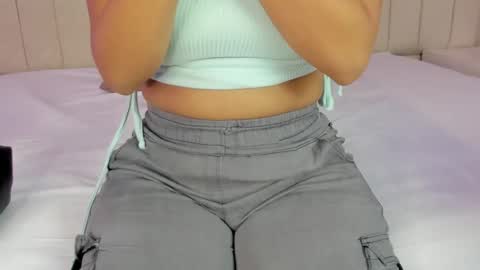 Snapshot of littleoliviia_ chatting on January 2025 01:13:01 PM im olivia IG littleolivia01 online show from January 2025 01:13:01 PM