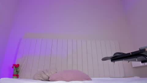 Snapshot of littleoliviia_ chatting on January 2025 04:03:01 PM im olivia IG littleolivia01 online show from January 2025 04:03:01 PM