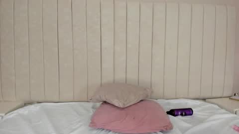 Snapshot of littleoliviia_ chatting on January 2025 04:30:02 PM im olivia IG littleolivia01 online show from January 2025 04:30:02 PM