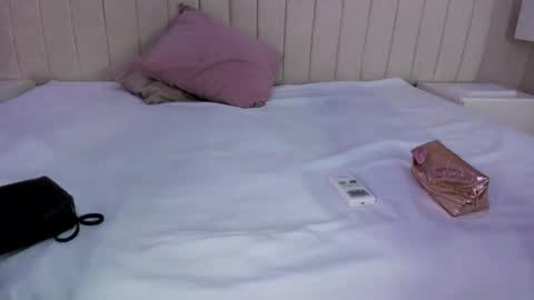 Snapshot of littleoliviia_ chatting on January 2025 01:00:01 PM im olivia IG littleolivia01 online show from January 2025 01:00:01 PM