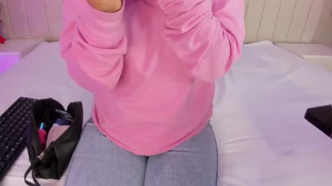 Snapshot of littleoliviia_ chatting on January 2025 01:30:01 PM im olivia IG littleolivia01 online show from January 2025 01:30:01 PM