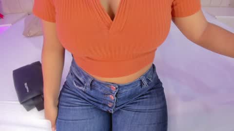 Snapshot of littleoliviia_ chatting on January 2025 01:05:01 PM im olivia IG littleolivia01 online show from January 2025 01:05:01 PM