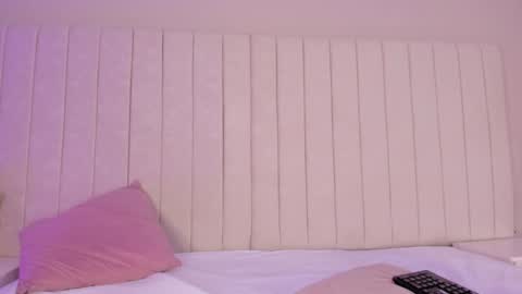 Snapshot of littleoliviia_ chatting on January 2025 07:04:02 PM im olivia IG littleolivia01 online show from January 2025 07:04:02 PM