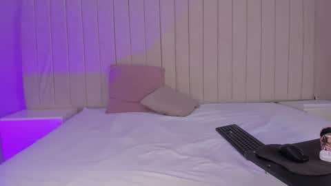 Snapshot of littleoliviia_ chatting on February 2025 04:08:01 PM im olivia IG littleolivia01 online show from February 2025 04:08:01 PM