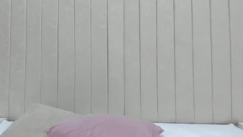 Snapshot of littleoliviia_ chatting on February 2025 12:59:01 PM im olivia IG littleolivia01 online show from February 2025 12:59:01 PM