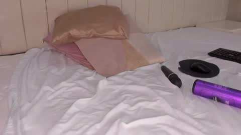 Snapshot of littleoliviia_ chatting on March 2025 05:38:01 PM im olivia IG littleolivia01 online show from March 2025 05:38:01 PM