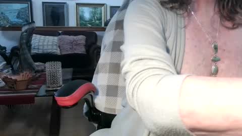 Snapshot of littlepistol chatting on October 2025 04:29:02 PM Miss D Shows Mon Wed Fri online show from October 2025 04:29:02 PM