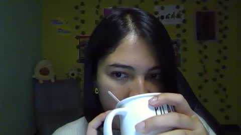 Mia  Wednesday to Sunday 730 am to 1030 am Colombian Hour D online show from November 2025 02:58:02 AM