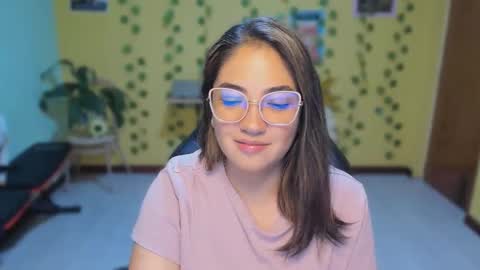 Mia  Wednesday to Sunday 730 am to 1030 am Colombian Hour D online show from April 2026 11:52:02 PM