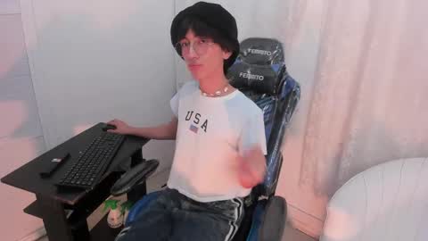 Snapshot of littleprince_ chatting on May 2026 04:30:02 AM PRINCE online show from May 2026 04:30:02 AM