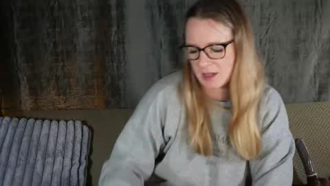 littleprincess92 online show from February 2025 11:20:01 PM