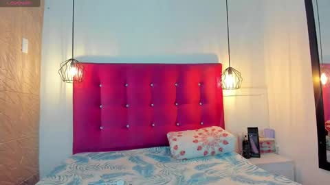 littlesophiie_ online show from February 2025 11:17:01 AM