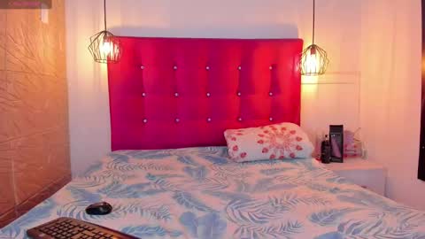 littlesophiie_ online show from February 2025 02:55:02 PM