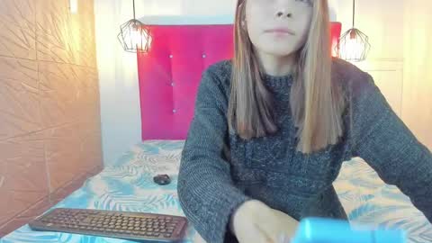 littlesophiie_ online show from February 2025 10:16:01 AM