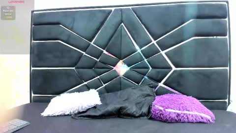 Snapshot of littlesussyy chatting on September 2025 11:44:01 AM Sussy online show from September 2025 11:44:01 AM