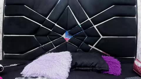 Sussy  online show from October 2025 12:17:02 PM